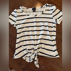 Rue21 Black and White Striped Short Sleeve Top